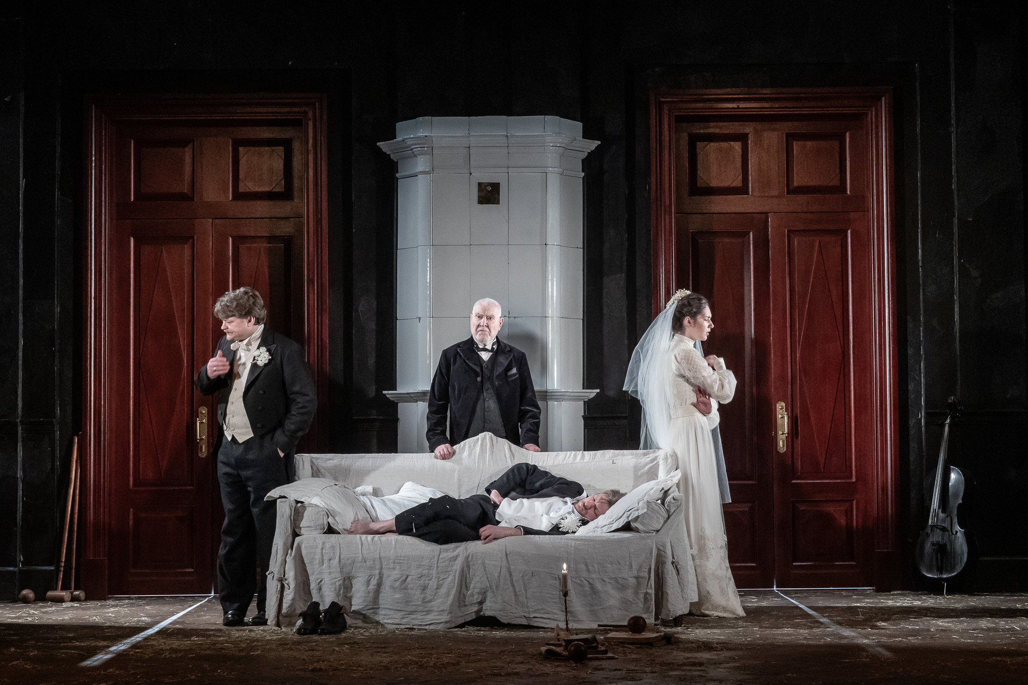 Чеховъ. Ивановъ. Слова. Слова. Слова